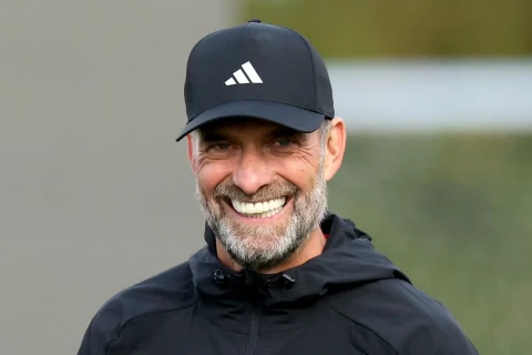 Klopp Almaniya millisinin futbolçularına qarşı irqçi şərhlərə sərt reaksiya verdi