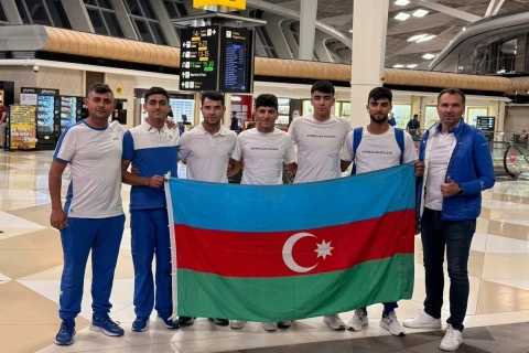 Азербайджанские велогонщики отправились на чемпионат Европы