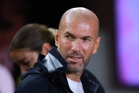 Zidan İtaliya ilə oyun öncəsi Materassiyə vurduğu “kəllə”ni xatırladı
