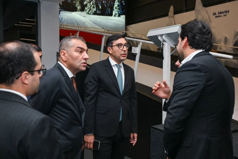 Bakıda dünyanın ikinci ən böyük qapalı xizək mərkəzi fəaliyyətə başlayıb - FOTO