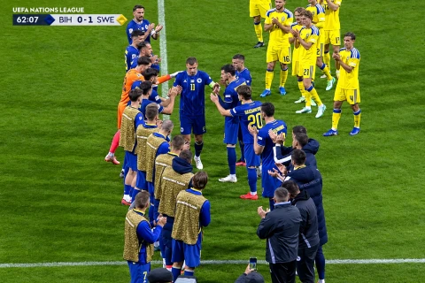 Джеко проводили почетным коридором в последнем матче за сборную
