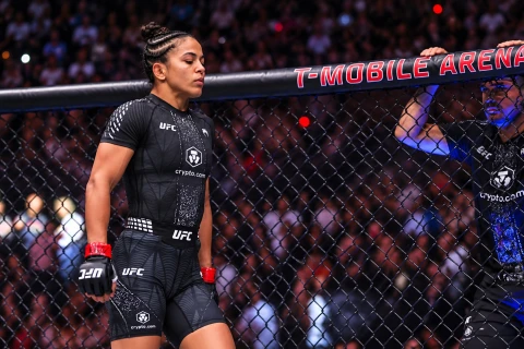 Бразильянка завоевала пояс UFC на рекордном турнире в Солт-Лейк-Сити