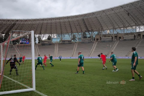 Vəli Qasımovdan poker: “Neftçi” veteranları “Spartak Vilnüs”ü məğlub etdi - YENİLƏNİB + FOTO/VİDEO