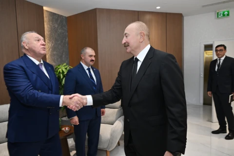Ильхам Алиев поздравил Ахмеда Юсифова с "золотом" чемпионата мира в Баку
