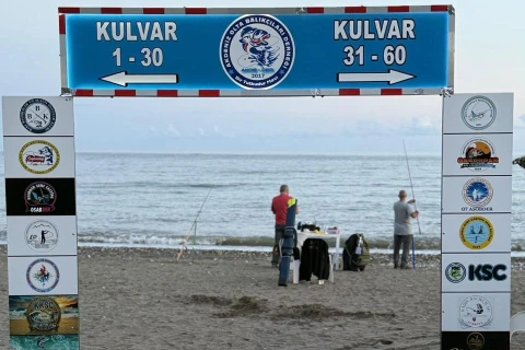 İdmançılarımız Mersində keçirilən beynəlxalq surfkastinq turnirində birinci olublar - FOTO