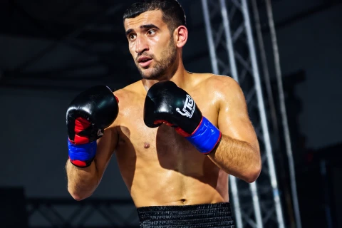 Азербайджанский боксер проведет бой с экс-чемпионом мира WBA