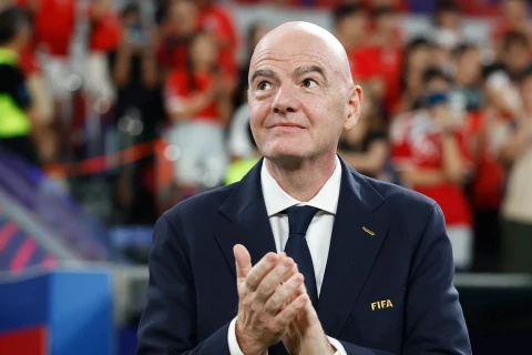 UEFA-nın 54 üzvü FIFA rəhbərliyinin dəyişməsini istədi - Azərbaycan razılaşmadı