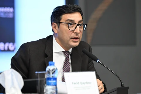Fərid Qayıbov “İdman ustası” vəsiqələri təqdim edib - FOTO