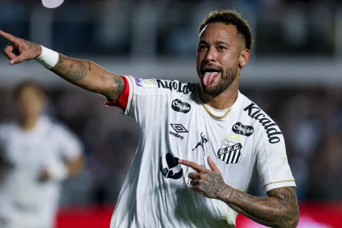 Neymar altı dəqiqəyə dubl etdi, “Santos”u məğlubiyyətdən xilas etdi - VİDEO