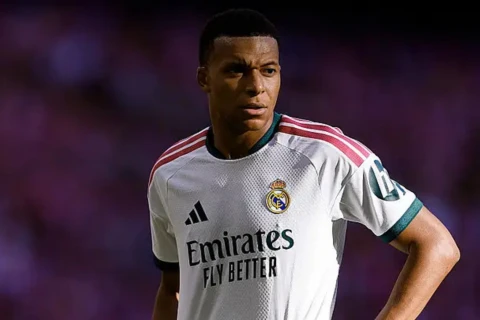 “Real Madrid” azarkeşləri Mbappeni fitə basmağa hazırlaşır
