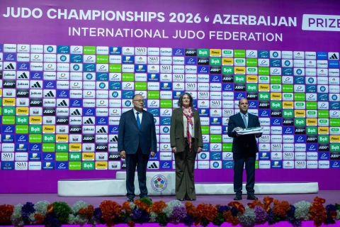 Beynəlxalq Cüdo Federasiyasının bayrağı dünya çempionatının növbəti ev sahibinə təhvil verilib