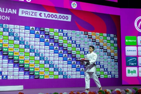 Beynəlxalq Cüdo Federasiyasının bayrağı dünya çempionatının növbəti ev sahibinə təhvil verilib