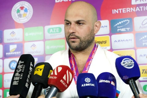 Uşanqi Kokauri: “Kiminsə titullu olması mənə psixoloji təzyiq göstərmir”