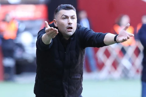 Super Liqa: Burak Yılmaz ilk oyununda keçmiş komandasını məğlub etdi - YENİLƏNİR