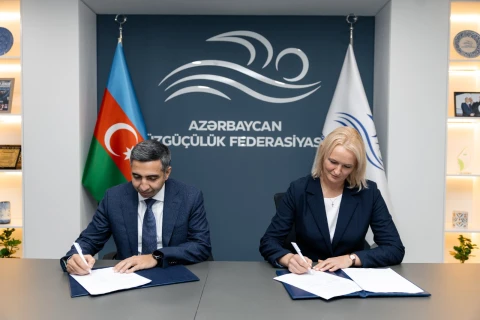 Azərbaycan və Belarus üzgüçülük federasiyaları memorandum imzalayıb - FOTO