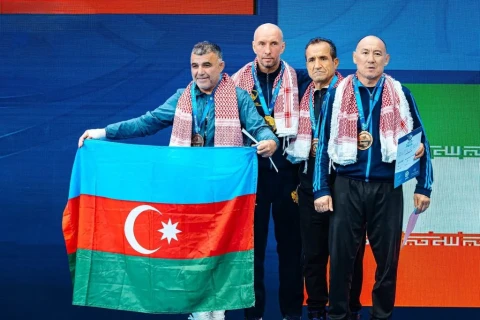 Güləşçilərimiz dünya çempionatında üç gümüş medal qazandılar - FOTO