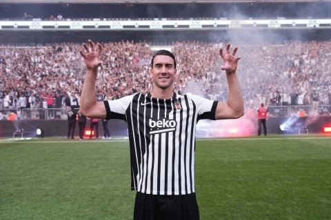 Duşan Vlahoviç “Beşiktaş”da 21-ci əsrin rekorduna imza atdı