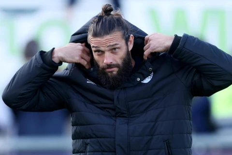 Endi Kerroll: “Məşhur futbolçular da cinsi zorakılığa məruz qalıblar”