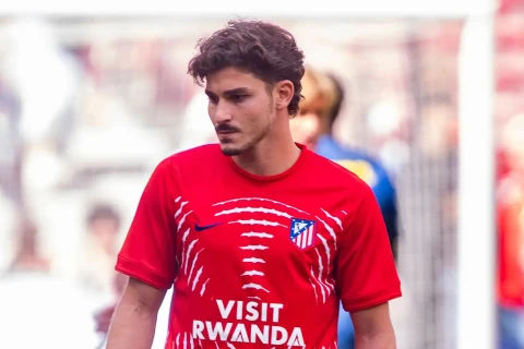 Alvares “Barselona”ya baş tutmayan transferindən sonra menecerini dəyişir