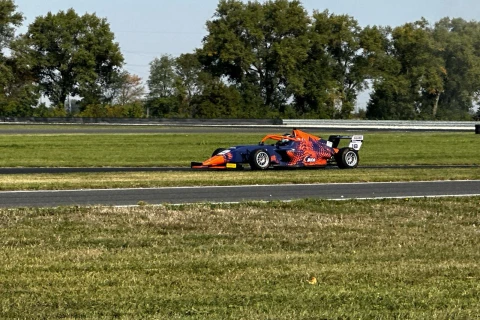 Azərbaycanlı pilot “Formula-4” yarışının test yürüşündə uğurla çıxış edib - FOTO