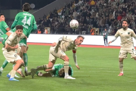 Toral Bayramov ehtiyatda qaldı, “Bursaspor” səfərdə darmadağın etdi