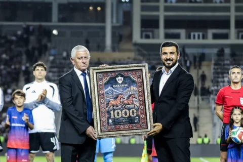 “Qarabağ” və “Neftçi” tarixi nailiyyətə görə mükafatlandırıldı