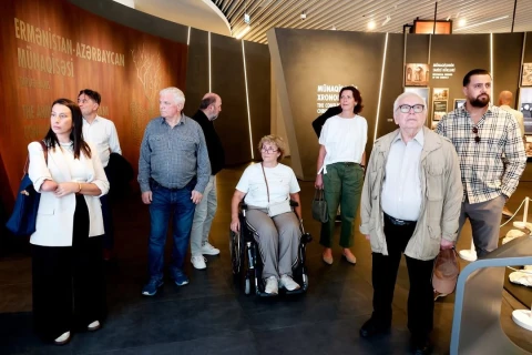 Beynəlxalq paralimpiya nümayəndələri Zəfər Muzeyini ziyarət ediblər - FOTO