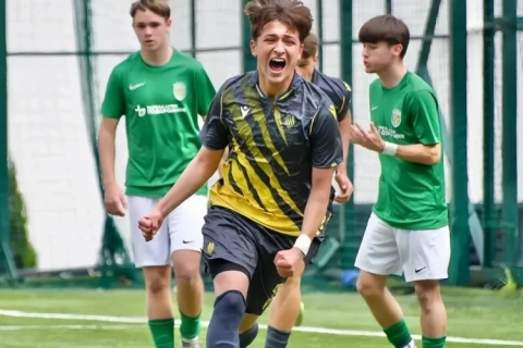 “Sabah” Ukrayna yığmasında oymamış futbolçu ilə müqavilə imzaladı