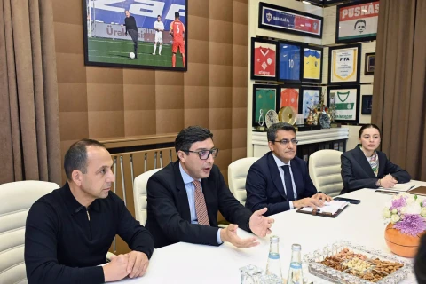 Fərid Qayıbov Beynəlxalq Sumo Federasiyasının prezidenti ilə görüşüb - FOTO