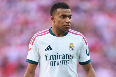 Mbappe “Onze d'Or” mükafatından sonra futbol əfsanələrini xatırladı