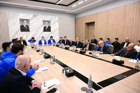 Rəşad Nəbiyev dünya çempionatında medal qazanan cüdoçularla görüşüb - FOTO