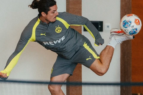 “Borussiya” futbolçuları Bakıda futbol-tennis oynadılar - FOTO/VİDEO