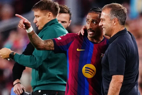 Barcelona to File UEFA Complaint Over PSG Fans' Provocative Banner