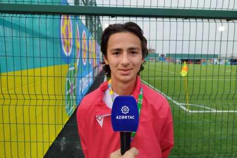 Tacikistanlı futbolçu: “Bakıda dünya çempionatı üçün hazırlanan oyun meydançaları çox yaxşıdır ”