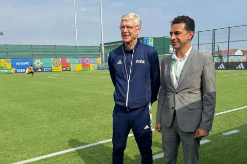 Arsène Wenger visits Hovsan Competition Complex ahead of FIFA U-15 World Cup - PHOTO