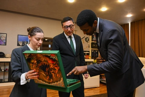 Fərid Qayıbov Ruandanın idman naziri ilə görüşüb