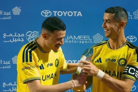 Ronaldu ən yaxşı oyunçu mükafatını komanda yoldaşına verdi