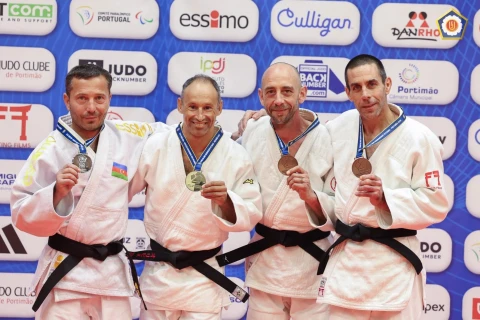 Veteran cüdoçularımız Avropa çempionatında daha iki medal qazanıblar - FOTO