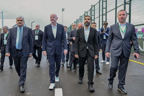 FIFA prezidenti Hövsan Yarış Kompleksini ziyarət edib - FOTO/VİDEO