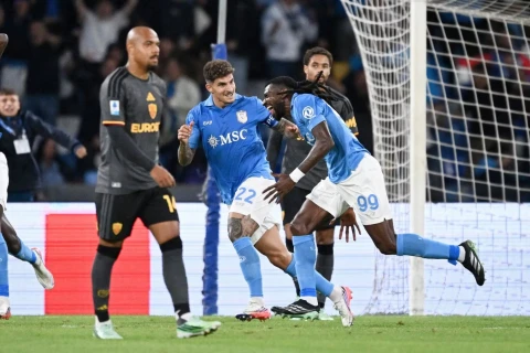 “Napoli” “Roma” ilə oyunda qələbəni əldən verib, Alleqri qırmızı vərəqə alıb