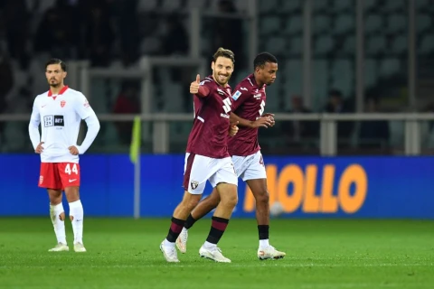 “Torino” beş qolun vurulduğu oyunda “Monza”ya qalib gəldi