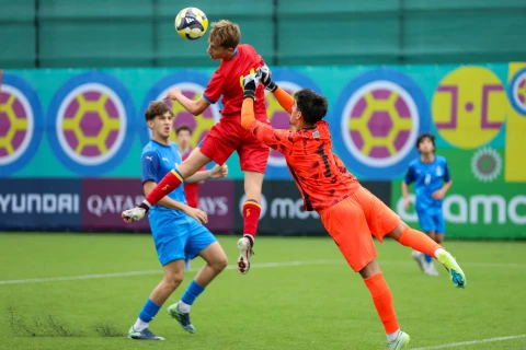 AFFA prezidenti FIFA U-15 Dünya Çempionatı və Festivalı çərçivəsində millimizin növbəti oyununu izləyib - FOTO