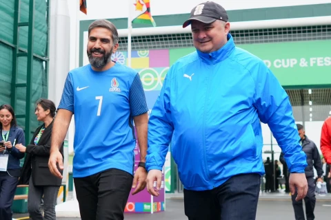 AFFA prezidenti FIFA U-15 Dünya Çempionatı və Festivalı çərçivəsində millimizin növbəti oyununu izləyib - FOTO