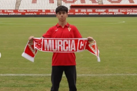 Azərbaycanlı futbolçu İspaniyada oynayacaq - FOTO