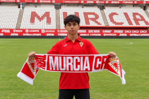 Azərbaycanlı futbolçu İspaniyada oynayacaq - FOTO