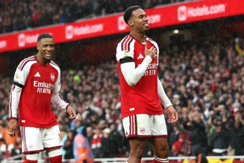 Arteta “Everton” üzərində qələbədən sonra üç futbolçunu xüsusi fərqləndirdi