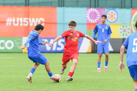 AFFA prezidenti FIFA U-15 Dünya Çempionatı və Festivalı çərçivəsində millimizin növbəti oyununu izləyib - FOTO