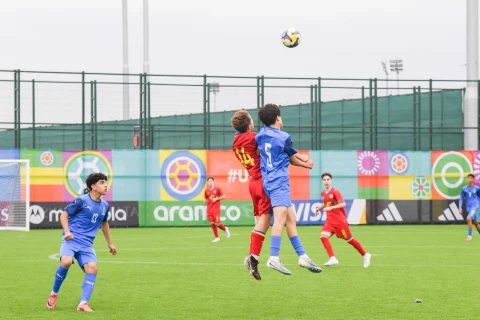 AFFA prezidenti FIFA U-15 Dünya Çempionatı və Festivalı çərçivəsində millimizin növbəti oyununu izləyib - FOTO