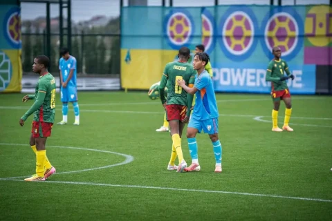 Kamerun millisi üç oyunda 10 qol vurub - Samuel Eto Bakıda