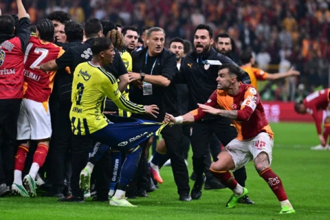 Arçi Braun Bardakcıya sərt sözlər atdı: “Qadın kimi cırmaq atırlar” - FOTO/VİDEO